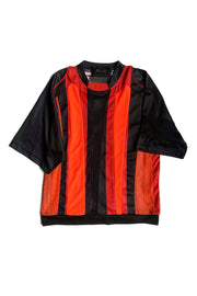 maillot de football rouge orange noir devant sur fond blanc