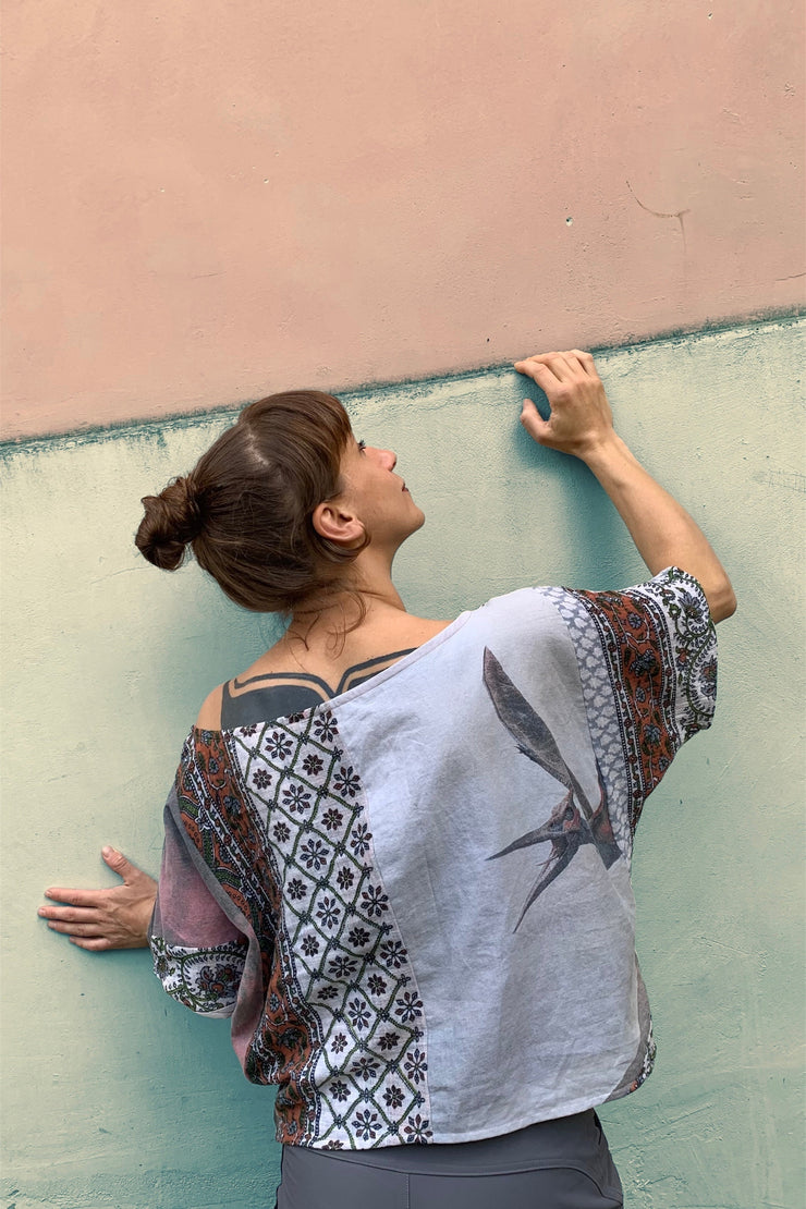 crop top pterodactyle porté de dos