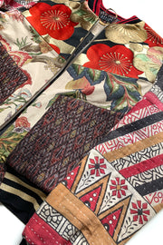 veste bomber patchwork réversible détails des tissus à l'avant de la veste, poche en soie thaïlandaise, manches en kantha Indien vintage, plastron en obi japonais.