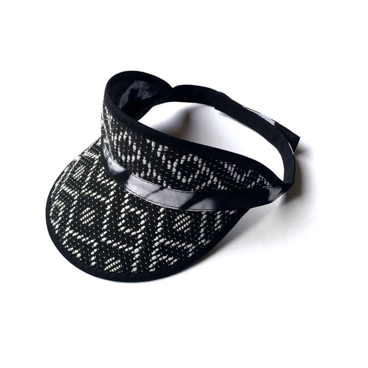 “Black and White” visor